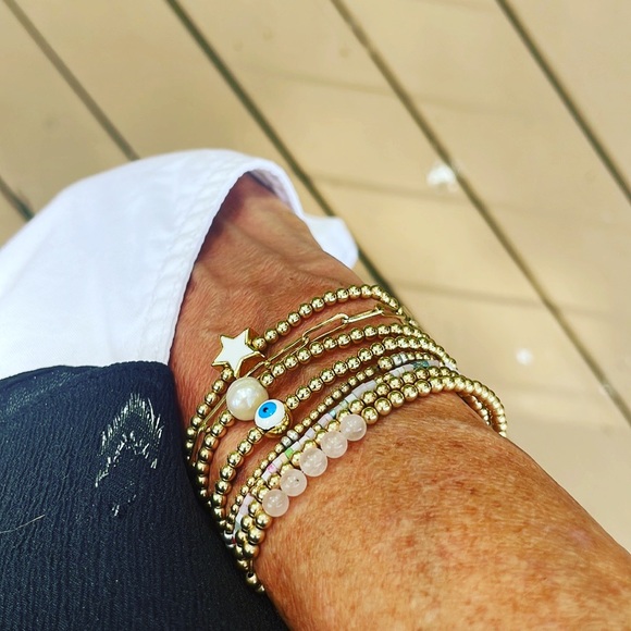 Handmade 14k gold filled stretch paw print bracelet - Picture 5 of 7